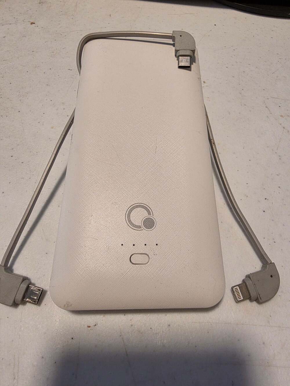 PB147AC 10000mAh Portable Power Bank with Built-in AC Plug and Cables